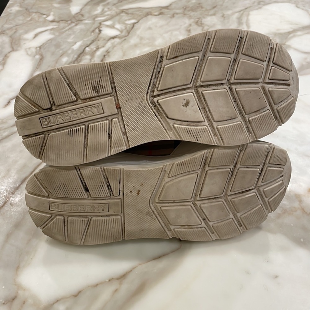 Burberry
Chunky Regis Check Sneakers - Picture 4 of 4